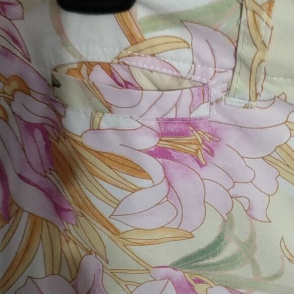 MODA international pants With A Beautiful Light Colored Floral Design - Picture 9 of 15